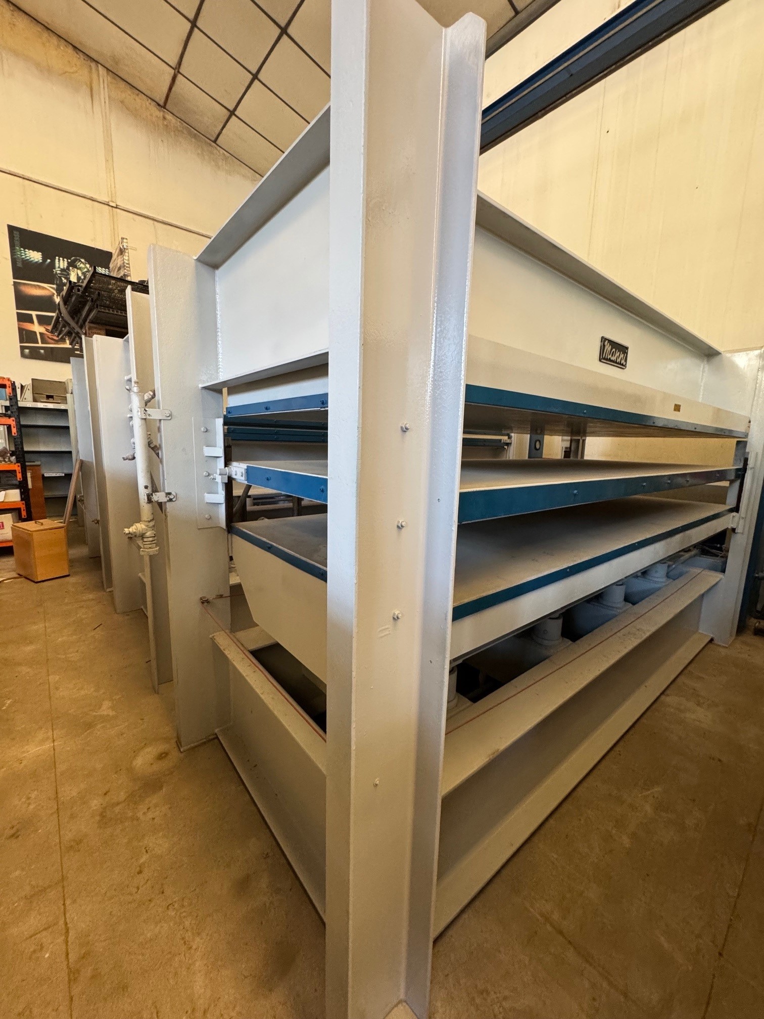 Premsa MANNI 3300x1300